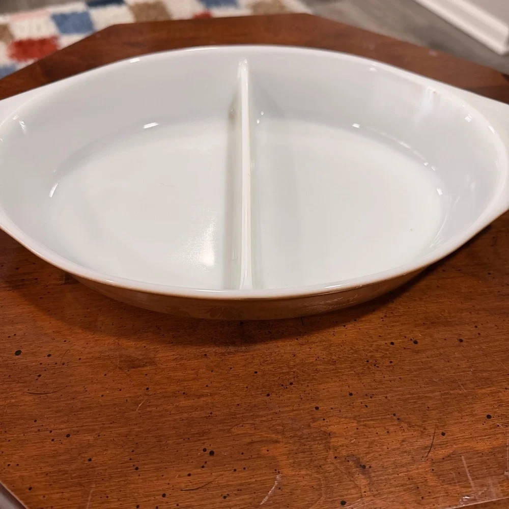 PYREX Brown and White Divided Dish